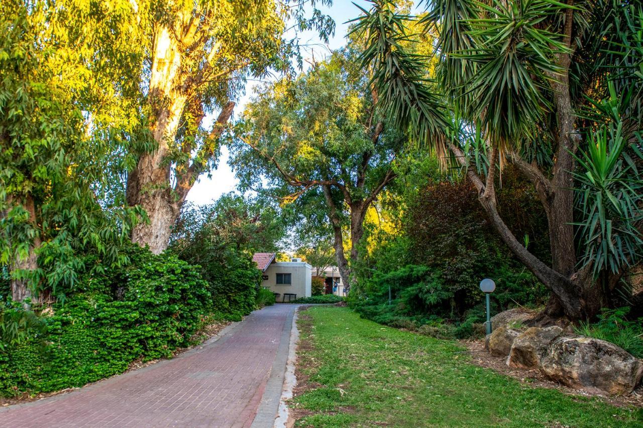 כפר הנופש קיבוץ גדות Kibbutz Gadot Galilean Resort Exterior foto