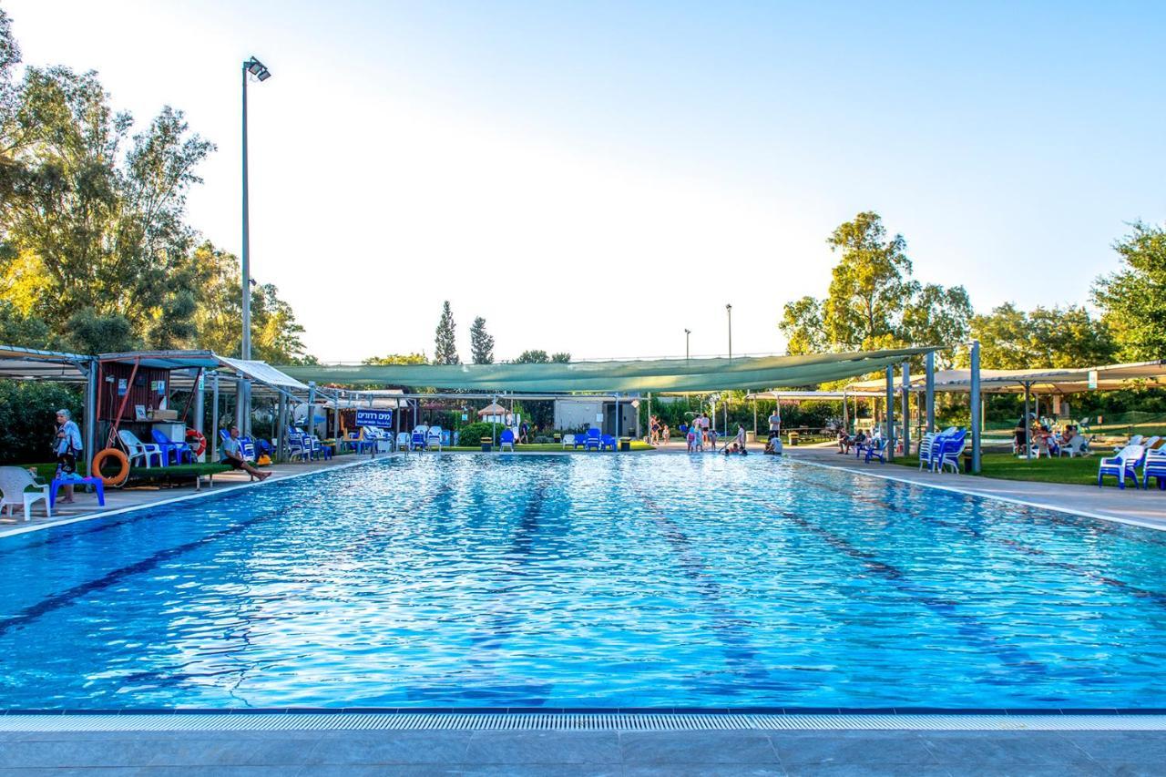 כפר הנופש קיבוץ גדות Kibbutz Gadot Galilean Resort Exterior foto