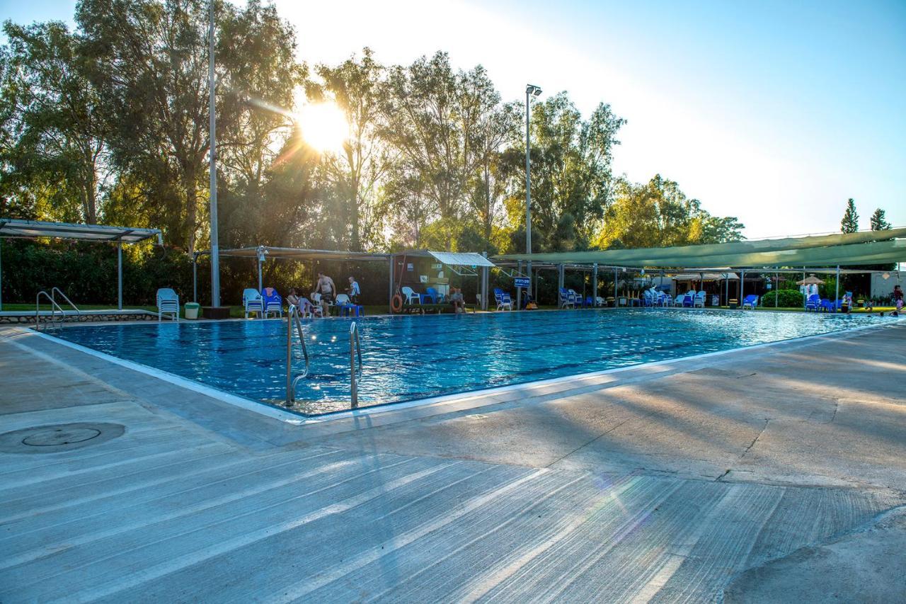 כפר הנופש קיבוץ גדות Kibbutz Gadot Galilean Resort Exterior foto