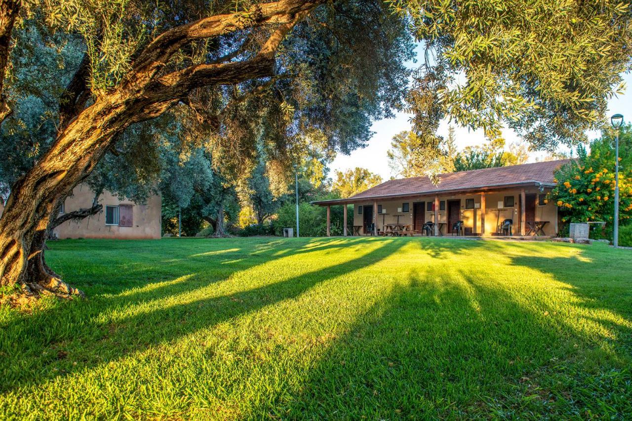 כפר הנופש קיבוץ גדות Kibbutz Gadot Galilean Resort Exterior foto